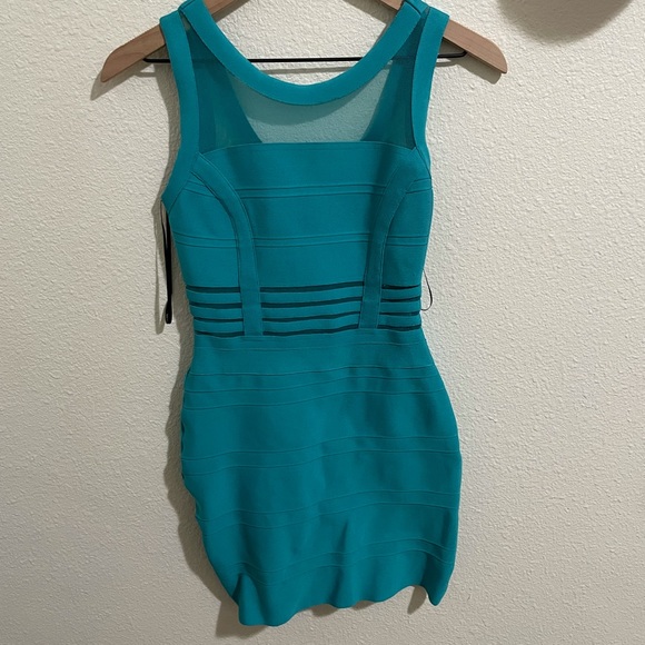 Fitted turquoise dress - Picture 2 of 2